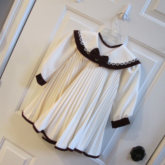 new GIRLS FORMAL white pleated dress with matching hat Sz 4 - Picture 13 of 15